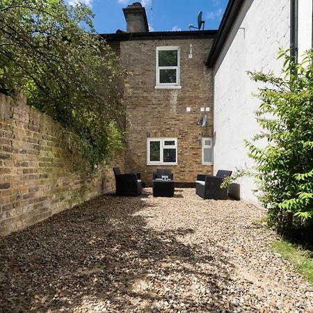 Cozy 2 Bedroom Apartment In Sutton Sutton  Exterior photo