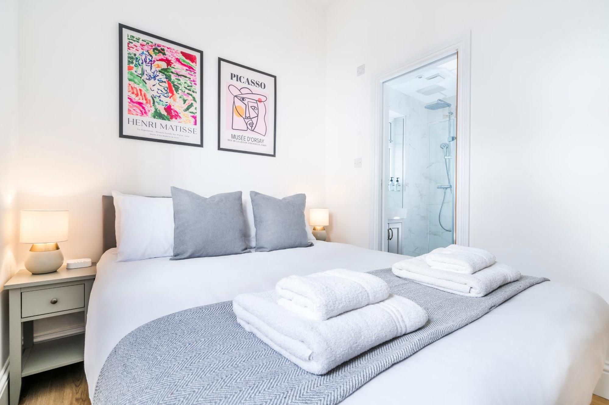 Cozy 2 Bedroom Apartment In Sutton Sutton  Exterior photo