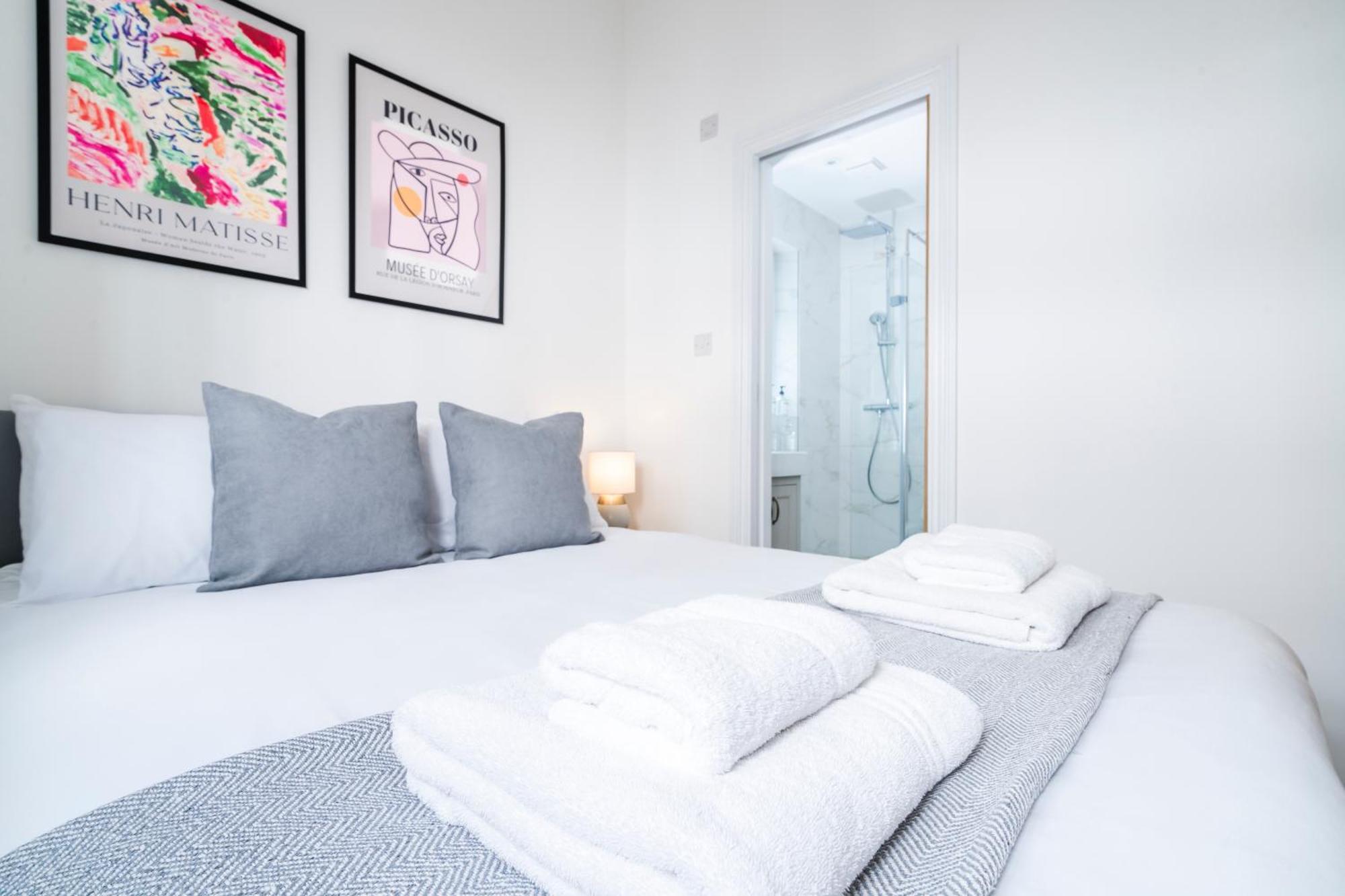 Cozy 2 Bedroom Apartment In Sutton Sutton  Exterior photo