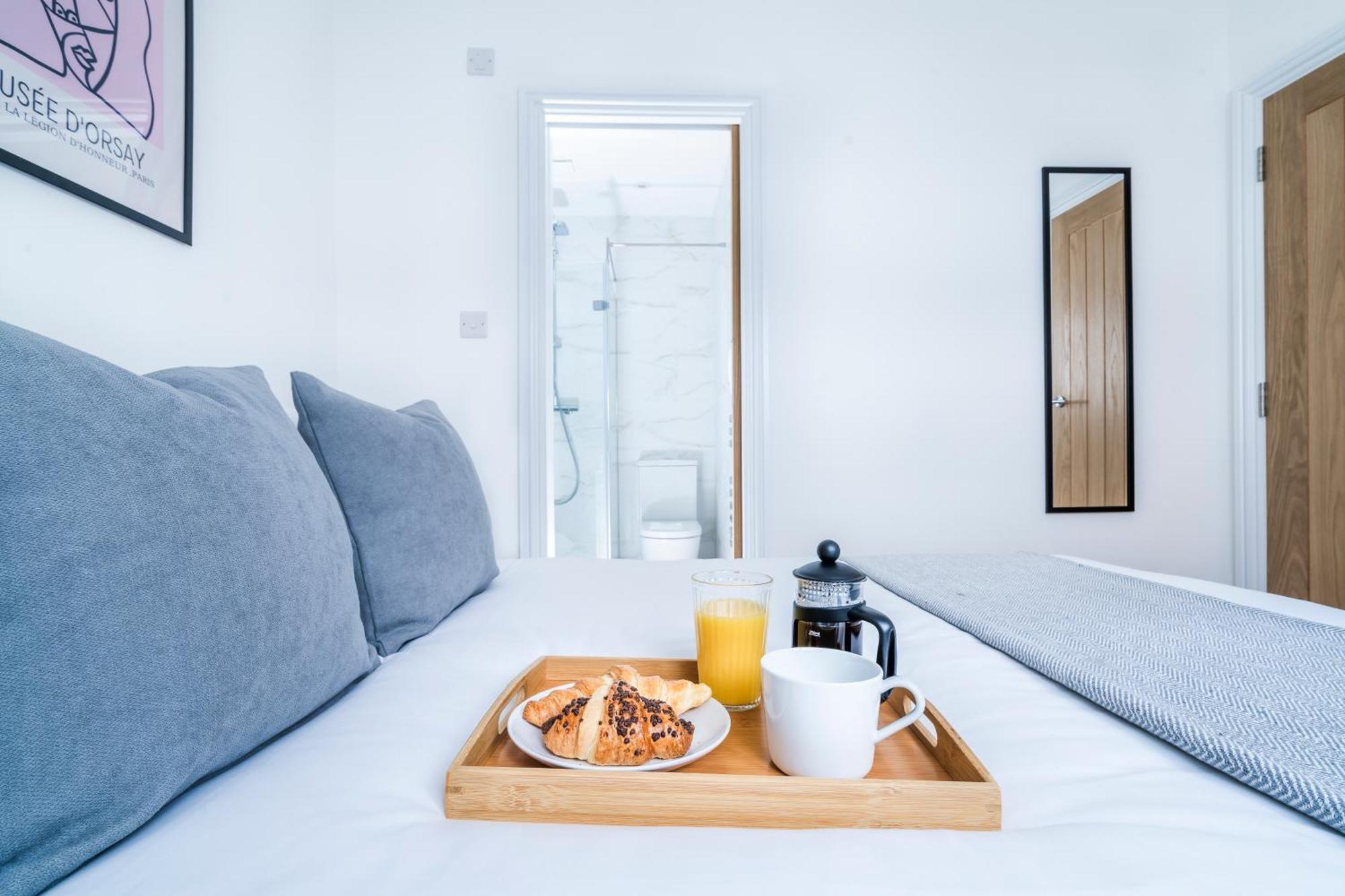 Cozy 2 Bedroom Apartment In Sutton Sutton  Exterior photo